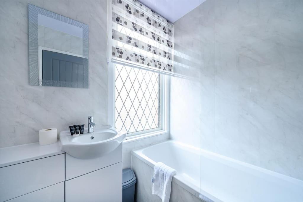 -16Pt- For Your Relaxed & Cosy Stay & Free Parking Leeds  Exterior foto