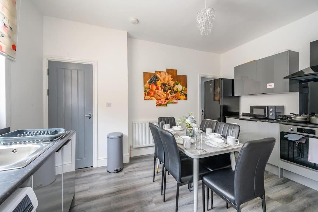 -16Pt- For Your Relaxed & Cosy Stay & Free Parking Leeds  Exterior foto